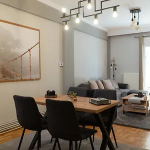 https://theo-apartments-thessaloniki.hotels-of-thessaloniki.com